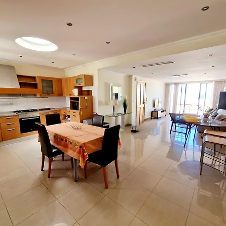 Spacious Central Penthouse Apartamento *