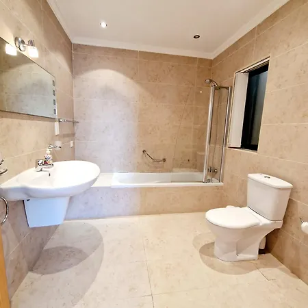 Spacious Central Penthouse *