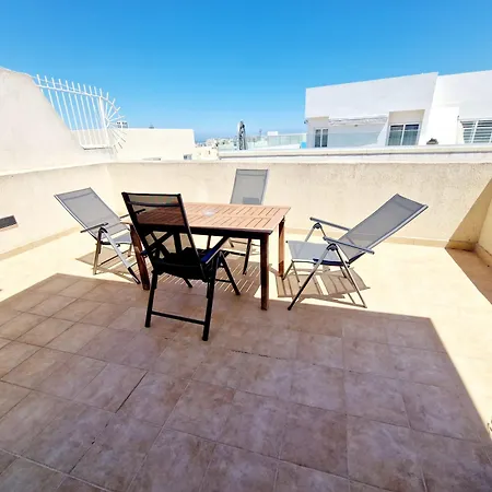 Apartamento Spacious Central Penthouse Sliema
